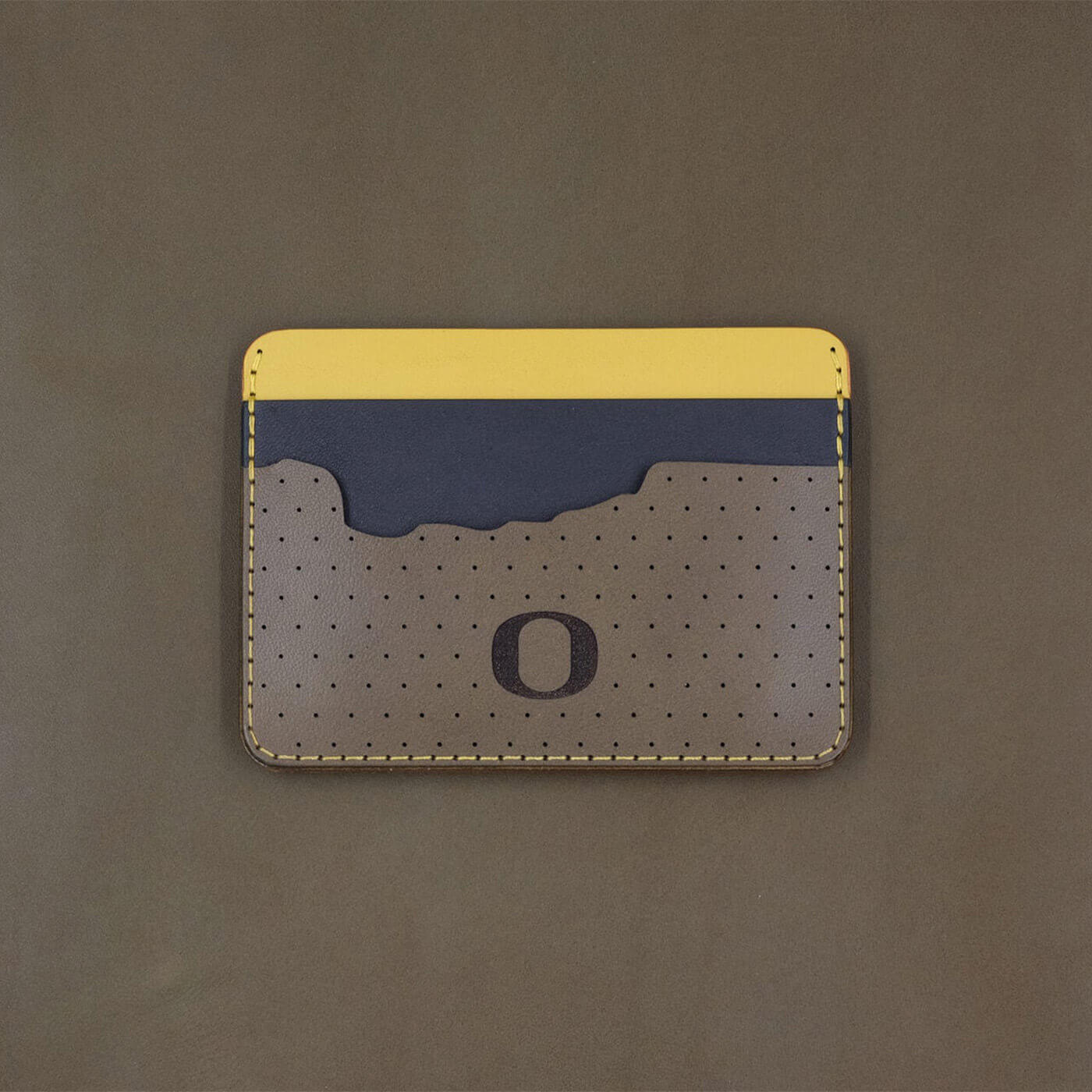 https://cdn.shopify.com/s/files/1/0836/5368/9624/files/Promo_Half_UO_Front_a631791b-a6bf-4a43-9f5b-4f3862e3b5fe.jpg?v=1726695144
